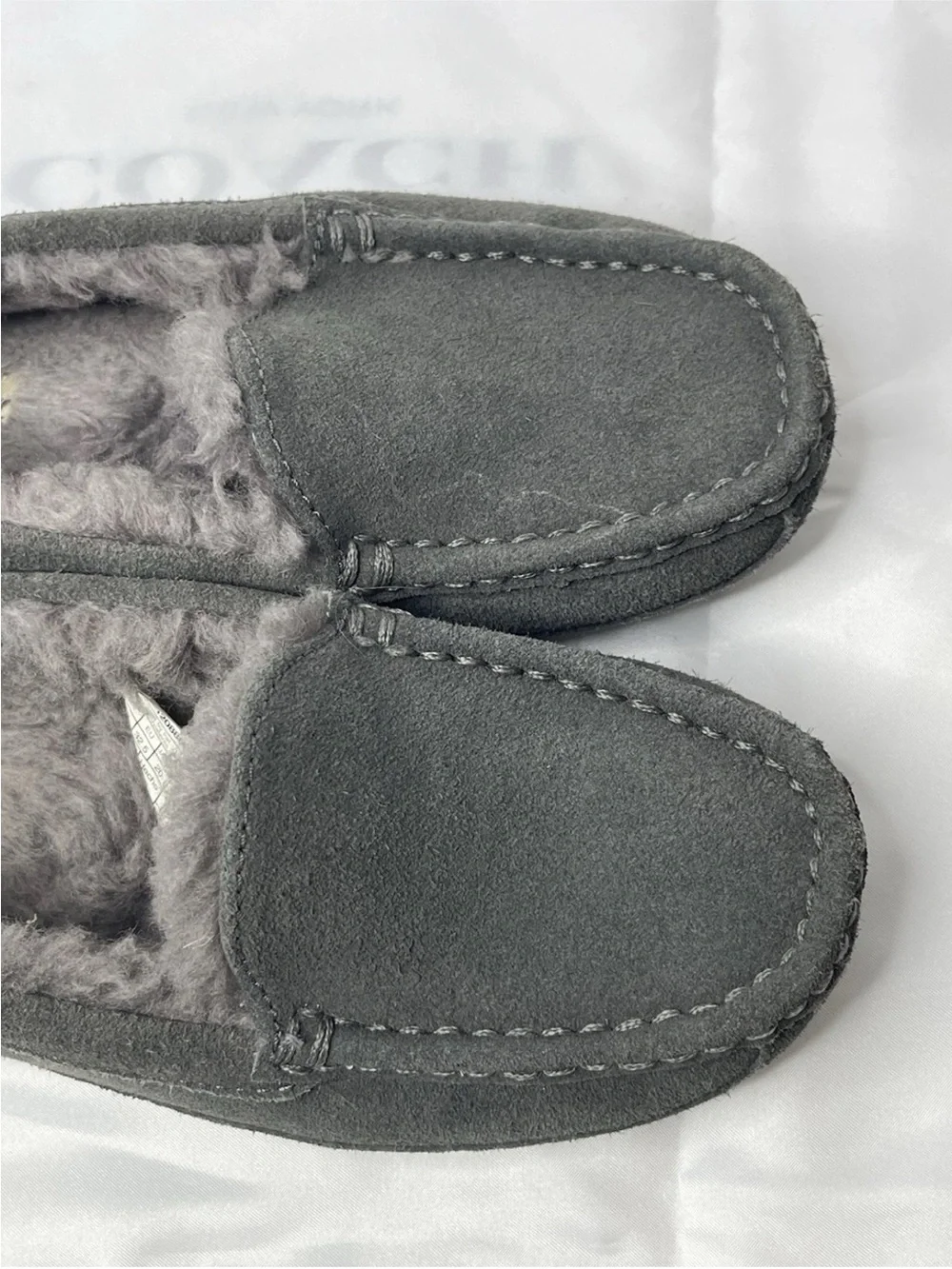 UGG Ansley Youth Slippers Sz 1 Gray Suede Shearling Slip On Cozy Comfort